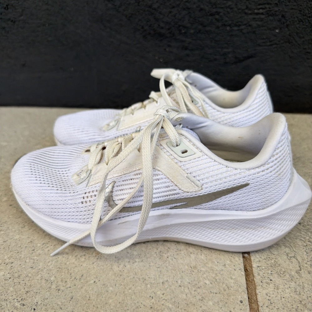 Nike Air Zoom Pegasus 40 Womens Size 5 White Running Shoes Sneakers